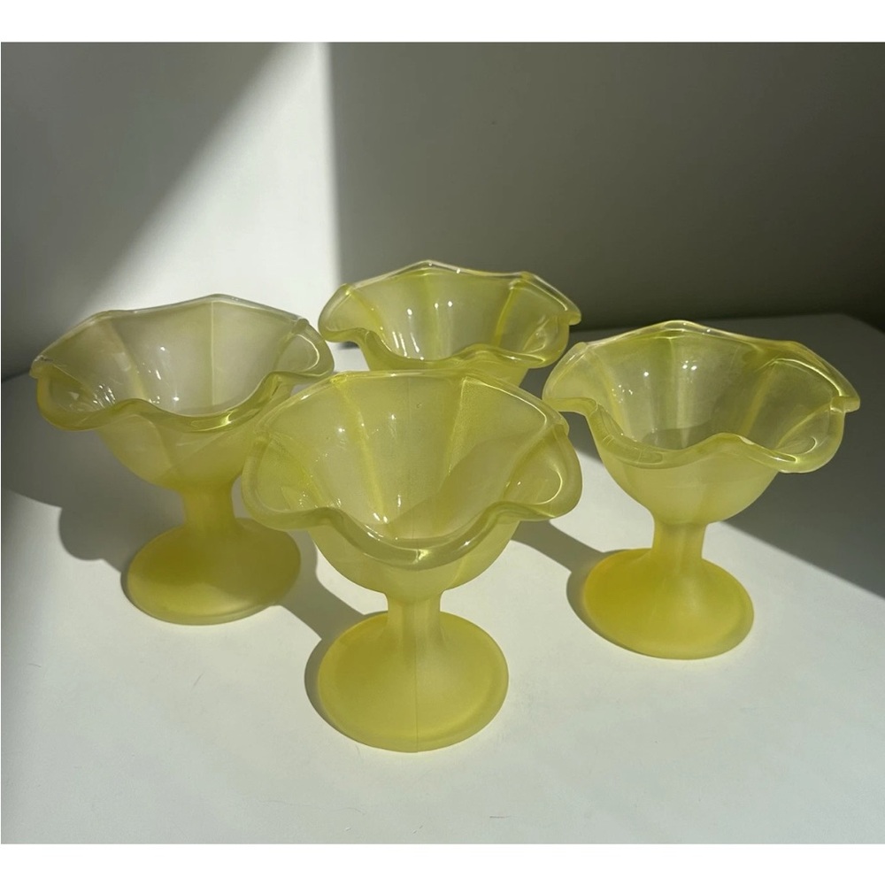 4 Vintage Ice Cream Sundae Frosted Yellow Tulip Glass Desert Cup Made In Italy